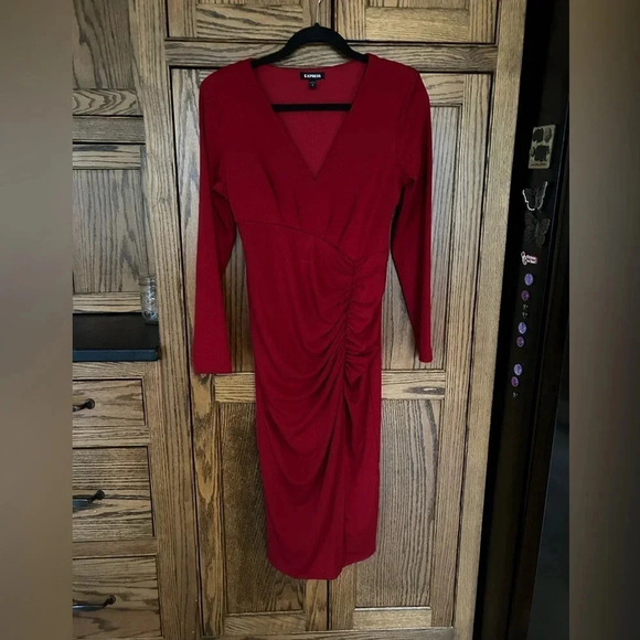 Express | Red Long Sleeved Ruched VNeck Bodycon Mini Dress with a Split | medium - Picture 7 of 7